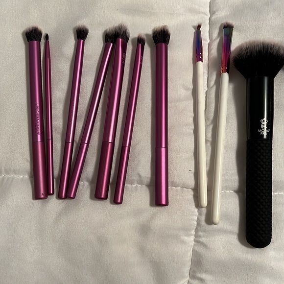 16 makeup brushes real techniques, morphe, Mac motor pro - Picture 7 of 7